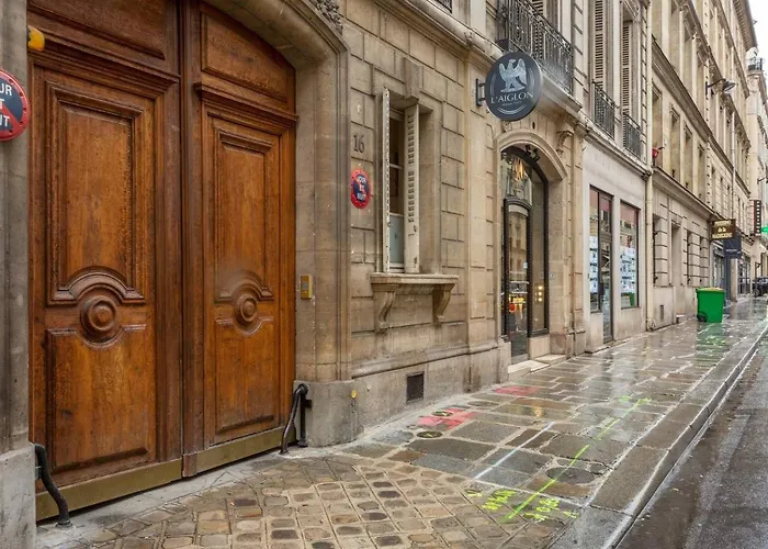 Апартаменты Guestready-charming 15 Mins To Grand Palais Париж